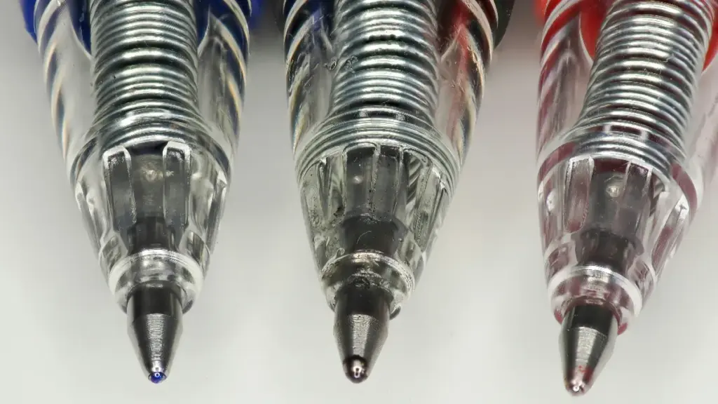 different colour of plastic pens